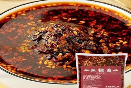 全自動(dòng)辣椒油包裝機(jī)械創(chuàng)造更高的產(chǎn)品產(chǎn)量